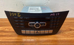 Bild in die Galerieansicht laden, Mercedes-Benz Head Unit CD Player A2049005908 C-Class W204 OEM Radio Audio