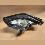 Bild in die Galerieansicht laden, Genuine BMW Adaptive LED Headlight 5A798D2 5 Series G60 G61 and M5
