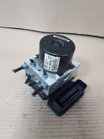 Bild in die Galerieansicht laden, 2012-2013 BMW F30 F31 F35 320i and 328i ABS Pump Control Module 6862246 OEM