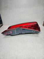 Bild in die Galerieansicht laden, 2016-2019 BMW 740i Rear Tail Light 2583246 7 Series G11 G12