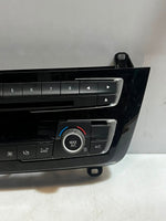Bild in die Galerieansicht laden, 2012-2018 BMW 320i F30 F31 F35 A/C Climate Control Panel 9358939 OEM