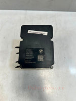 Bild in die Galerieansicht laden, 2013 BMW 320i 3' F30 F31 DSC HYDRAULIC ABS Pump Module 6862246 OEM