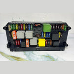 Bild in die Galerieansicht laden, 10-18 Mercedes-Benz W212 W204 Front SAM Module Relay Fuse Box A212 9003514 OEM