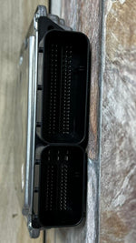 Load image into Gallery viewer, 2008 BMW X3 F25 N57D Engine Control Unit BOSCH 8574100 DDE SET WITH KEY