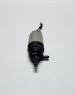 Bild in die Galerieansicht laden, 2007-2012 BMW 328i Windshield Washer Pump 6934159 3 Series 5 Series E60 E61 OEM