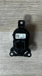 Load image into Gallery viewer, 2008 BMW X3 F25 N57D Engine Control Unit BOSCH 8574100 DDE SET WITH KEY