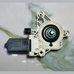 Bild in die Galerieansicht laden, 13-18 Mercedes-Benz W246 CLA Window Motor Front Right Side A000 9061607 OEM