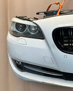 قم بتحميل الصورة إلى عارض الصور، BMW F10 2011 530i WHITE COMPLETE NOSE CUT FRONT BUMPER XENON DYNAMIC HEADLIGHTS GRILLE OEM USED