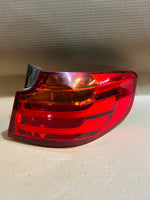Bild in die Galerieansicht laden, 2015 BMW 320i GT F34 Rear Right Tail Light 2575336 7286038 OEM