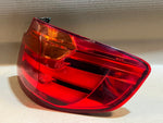 Bild in die Galerieansicht laden, 2015 BMW 320i GT F34 Rear Right Tail Light 2575336 7286038 OEM