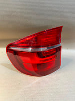 Bild in die Galerieansicht laden, BMW X5 E70 X5M LCI Rear Left Outer Tail Light 7227791 OEM 2011-2013