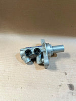 قم بتحميل الصورة إلى عارض الصور، 2014 BMW 3 Series F30 Brake Master Cylinder Used Genuine OEM