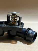 Bild in die Galerieansicht laden, BMW M54B30 3.0L Engine Thermostat Housing Assembly Used Genuine OEM