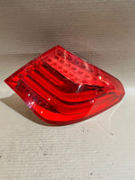 Bild in die Galerieansicht laden, BMW 7 Series F01 F02 F03 F04 Right Rear Tail Light Lamp 7182198 OEM