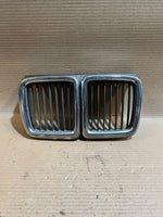 قم بتحميل الصورة إلى عارض الصور، BMW 7 Series E32 735i 730i Front Center Kidney Grille 1908697 Used OEM