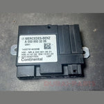 Load image into Gallery viewer, MERCEDES-BENZ W222 W205 W213 FUEL PUMP CONTROL MODULE A000 9003206 OEM