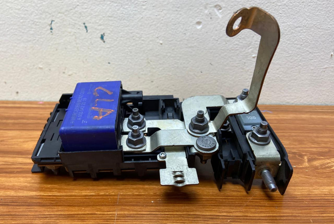 2013-2017 Mercedes-Benz A250 Fuse Box A2465400950 A-Class W176 CLA GLA OEM