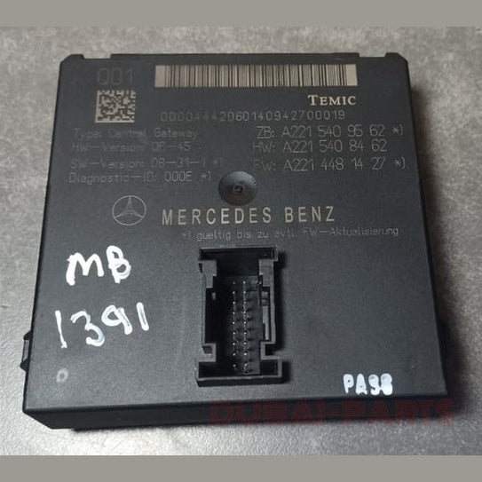 07-13 Mercedes-Benz W221 S550 S63 Central Gateway Control Module A221 5409562 OEM