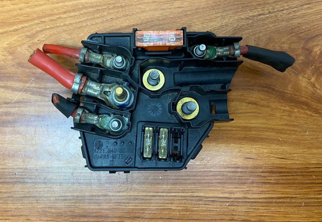 2007-2013 Mercedes-Benz S-Class Fuse Box A2215406850 S-Class W221 OEM