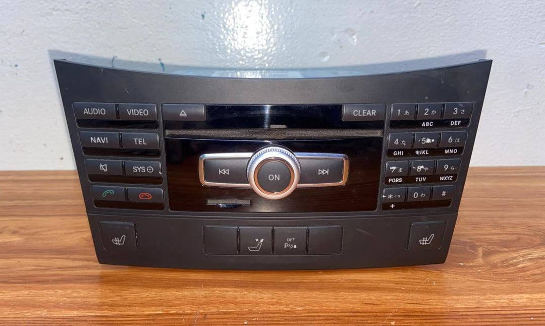 Mercedes-Benz Head Unit CD Player A2129005713 E-Class W212 OEM Radio Audio