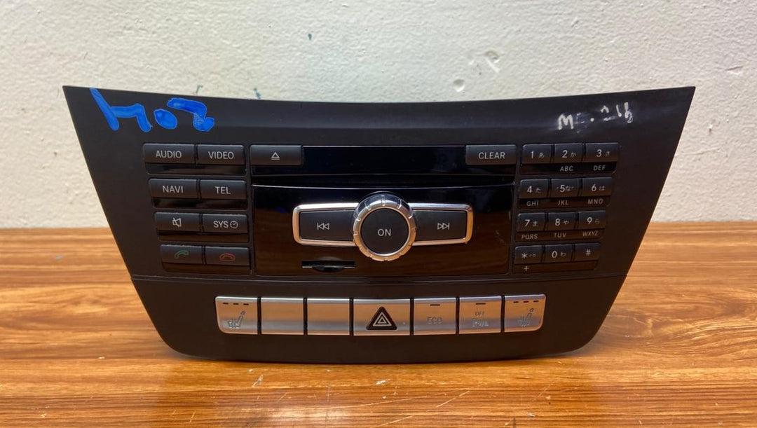 Mercedes-Benz Head Unit CD Player A2049004311 C-Class W204 OEM Radio Audio