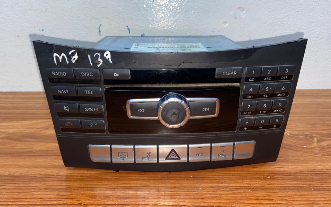 Mercedes-Benz Head Unit CD Player A2129008624 E-Class W212 OEM Radio Audio