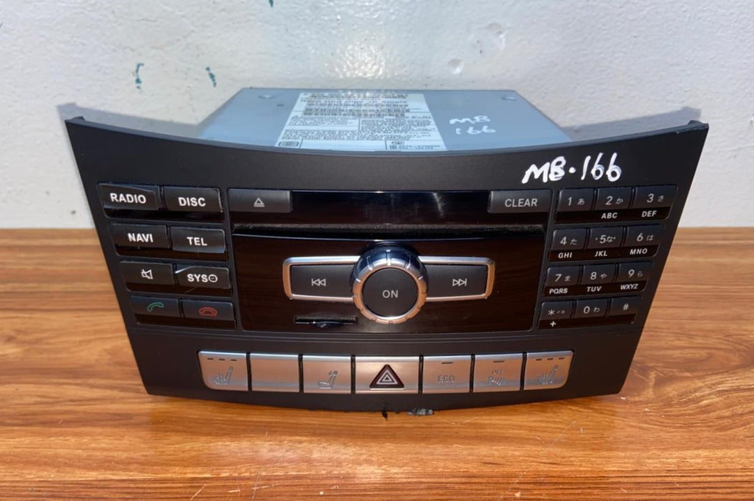Mercedes-Benz Head Unit CD Player A2129006823 E-Class W212 OEM Radio Audio