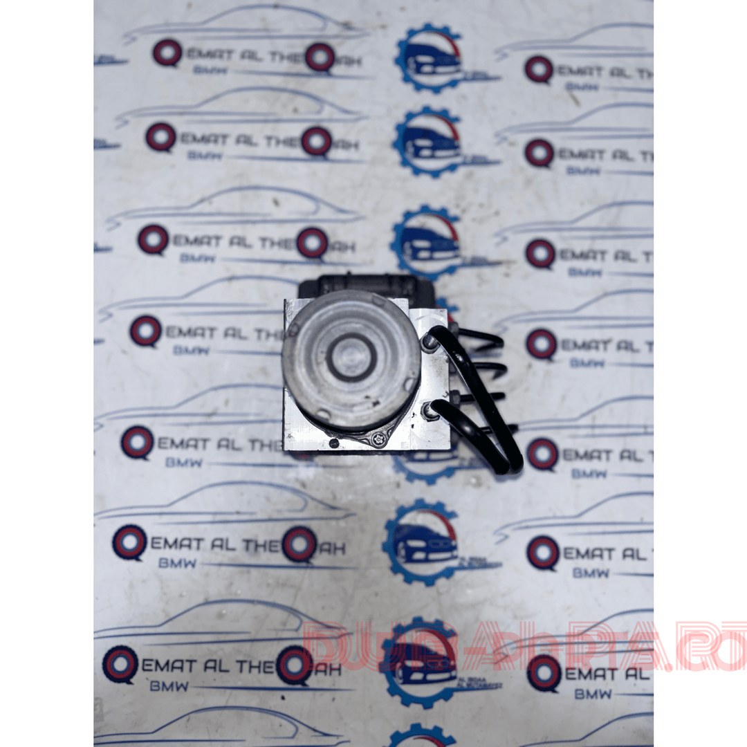 وحدة التحكم بمضخة نظام منع انغلاق المكابح (ABS) لسيارات BMW X5، X6، F15، F16 - رقم القطعة 6864804