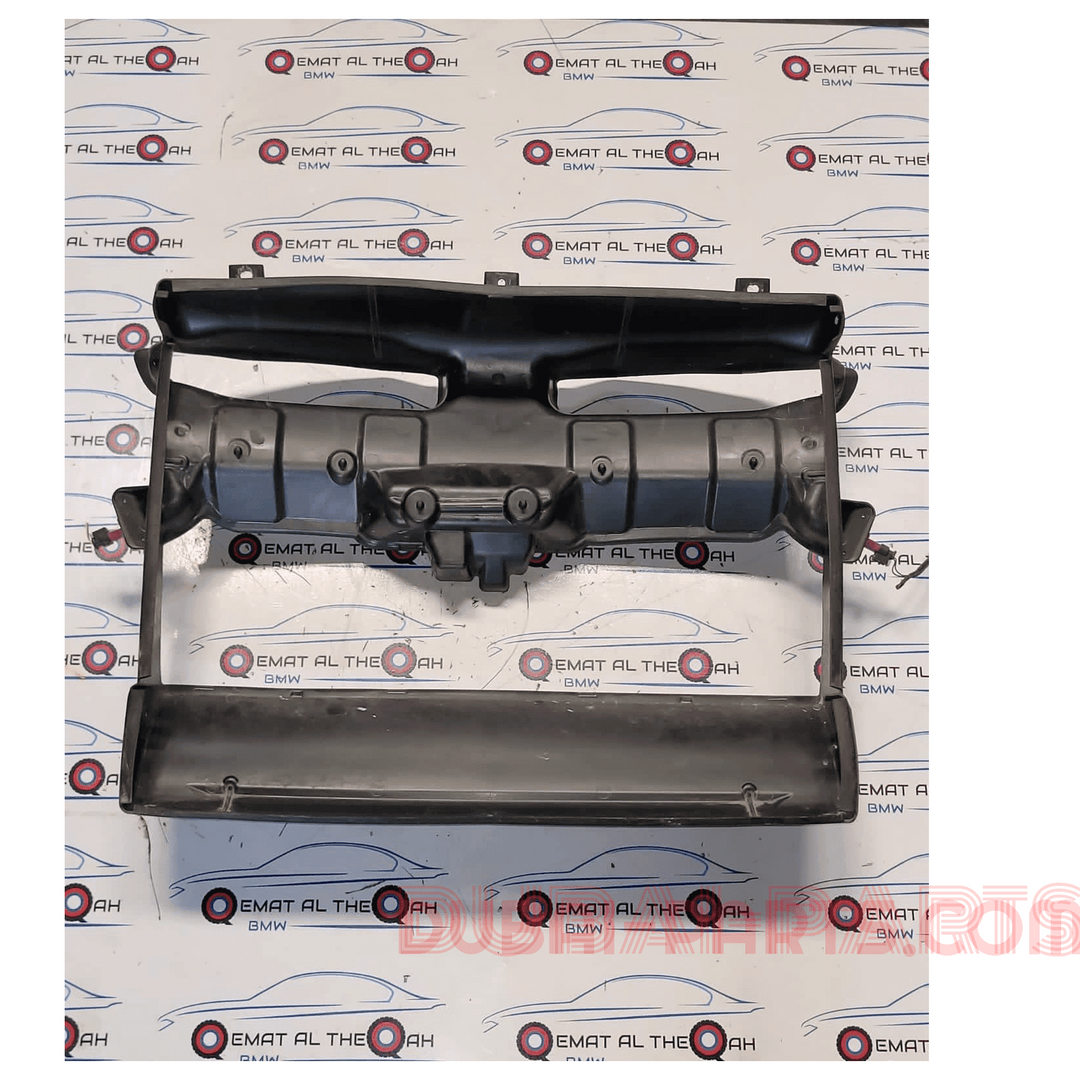 7355434 i8 Air duct 2015