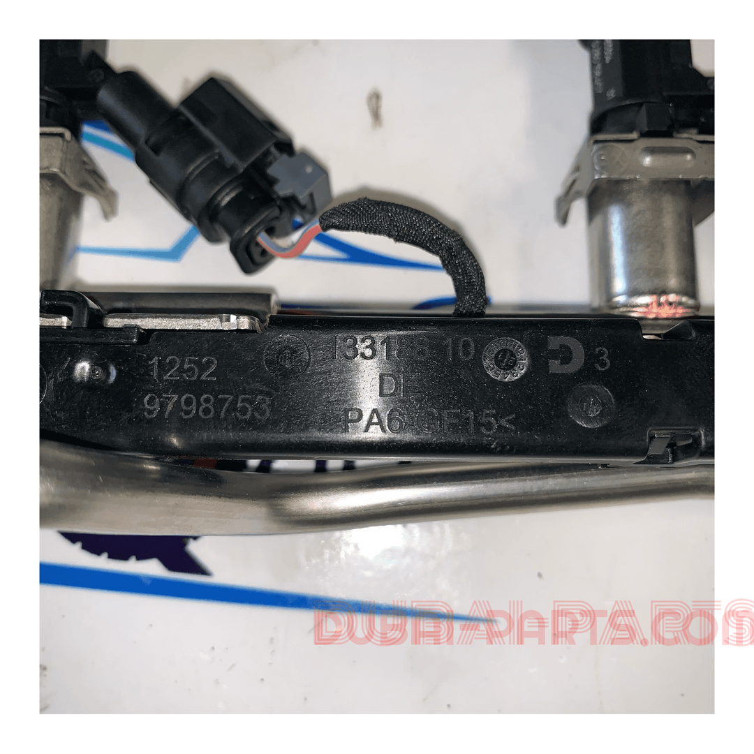 BMW B48 8489600 Fuel injector rail with injectors Genuine Product used