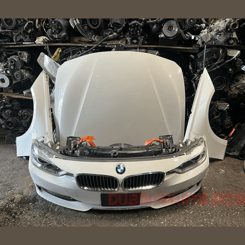 بي إم دبليو 320i F30 موديلات 2012 إلى 2015، مقدمة السيارة تعمل بالبنزين