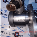 Load image into Gallery viewer, 8648177 BMW HIGH PRESSURE PUMP for 5.0 twin turbo N63B All G series brand new OEM