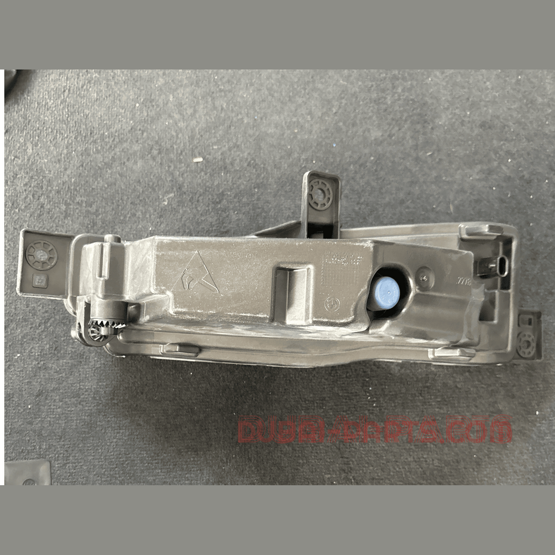 7412528 BMW Front fog Light Right Side ,G01,G02, Genuine product Brand new