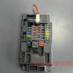 Load image into Gallery viewer, Mini countryman R60 fuse box module 9813233