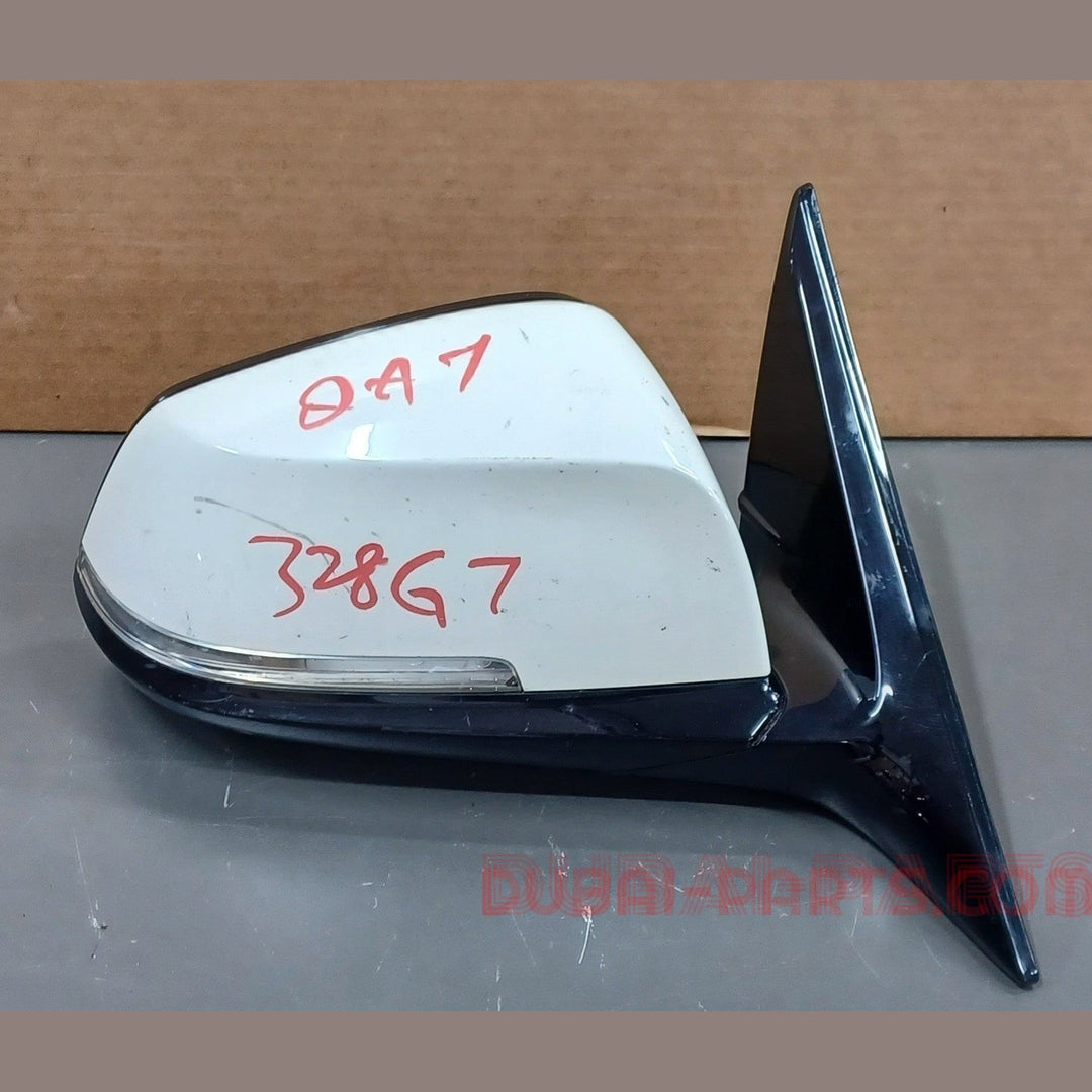 BMW F34 Side Mirror Right Side White Colour Foldable Type and Signal Light Genuine Product used