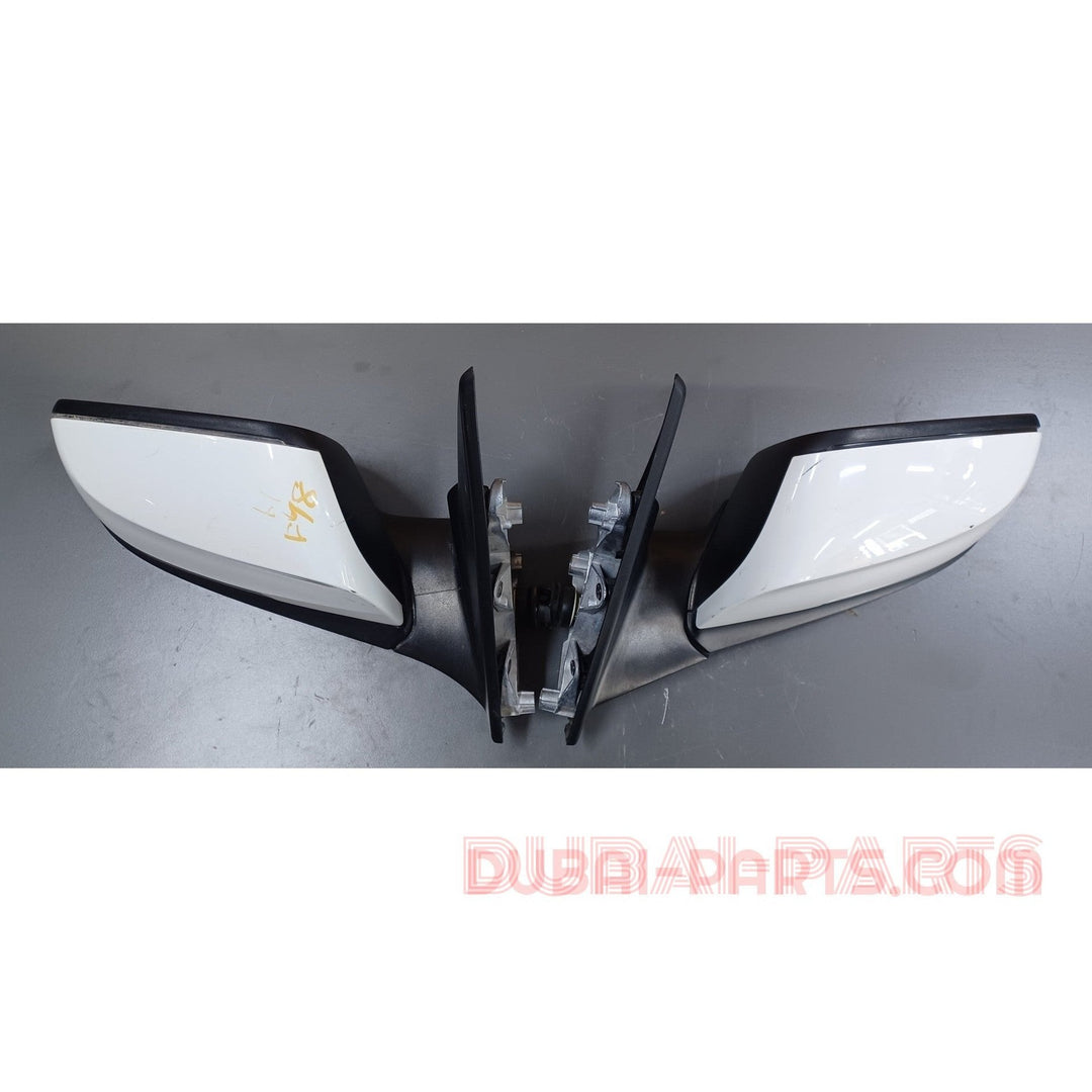 BMW E84 , X1 LCi Side Mirror White Colour Left and Right Pair Foldable Type With Signal Light Genuine Product Used