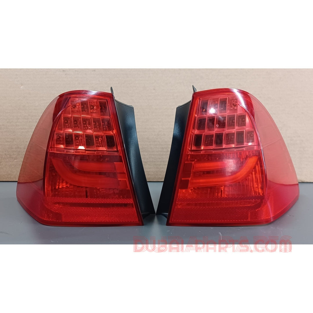 BMW E91 LCI Rückleuchten in der Seitenverkleidung, links und rechts, Paar, Teilenummern 7289431, 7289432, Originalteil, gebraucht 