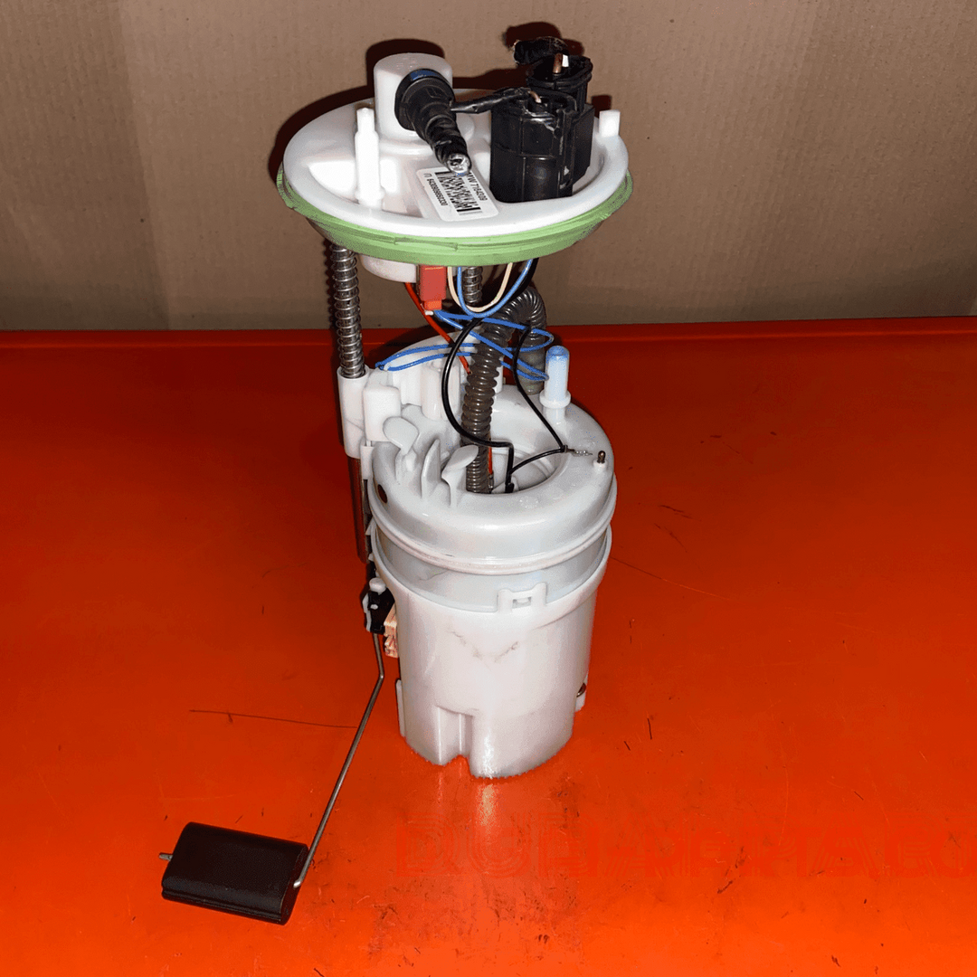 BMW X5 E70 Fuel Pump Assembly 7164309 Genuine Product Used