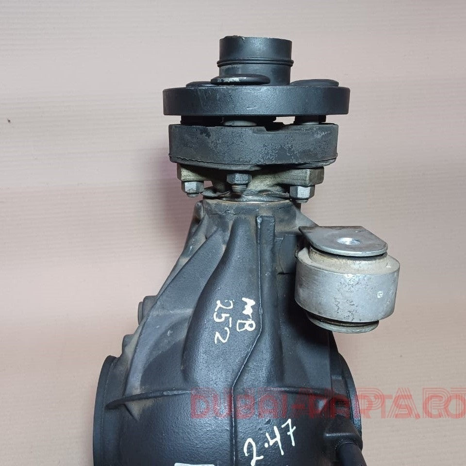 2010-2016 Mercedes-Benz W204 C-Class Rear Axle Differential- Ratio 2.47 A204 350 72 12 OEM