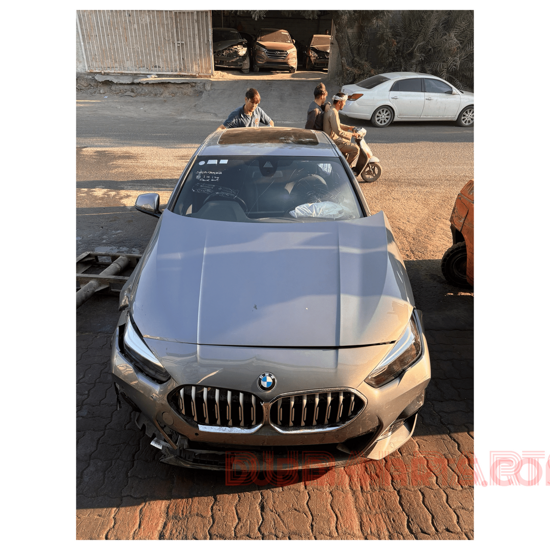بي إم دبليو جران كوبيه 220i F44 موديل 2020 إلى 2023، لون الباب الخلفي الأيسر: C4W رمادي معدني (سكاي سكريبر جراو).