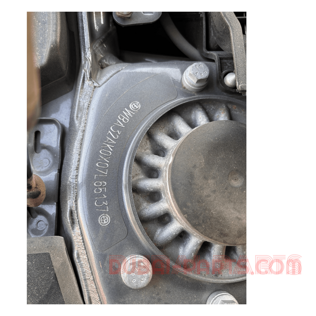 بي إم دبليو جران كوبيه 220i F44 موديل 2020 إلى 2023، لون الباب الخلفي الأيسر: C4W رمادي معدني (سكاي سكريبر جراو).