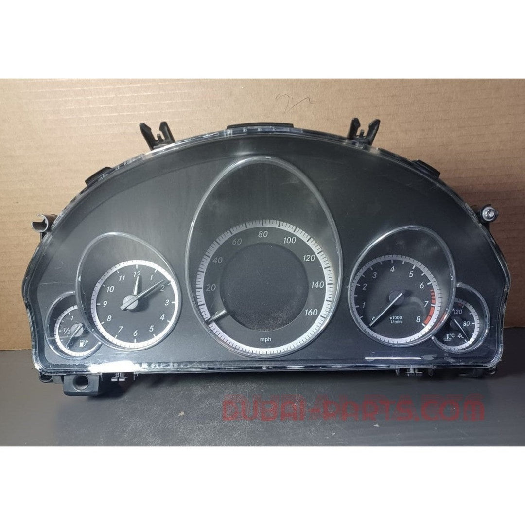 2009-2012 Mercedes-Benz W212 E-Class Instrument Cluster Speedometer A212 900 28 13 OEM