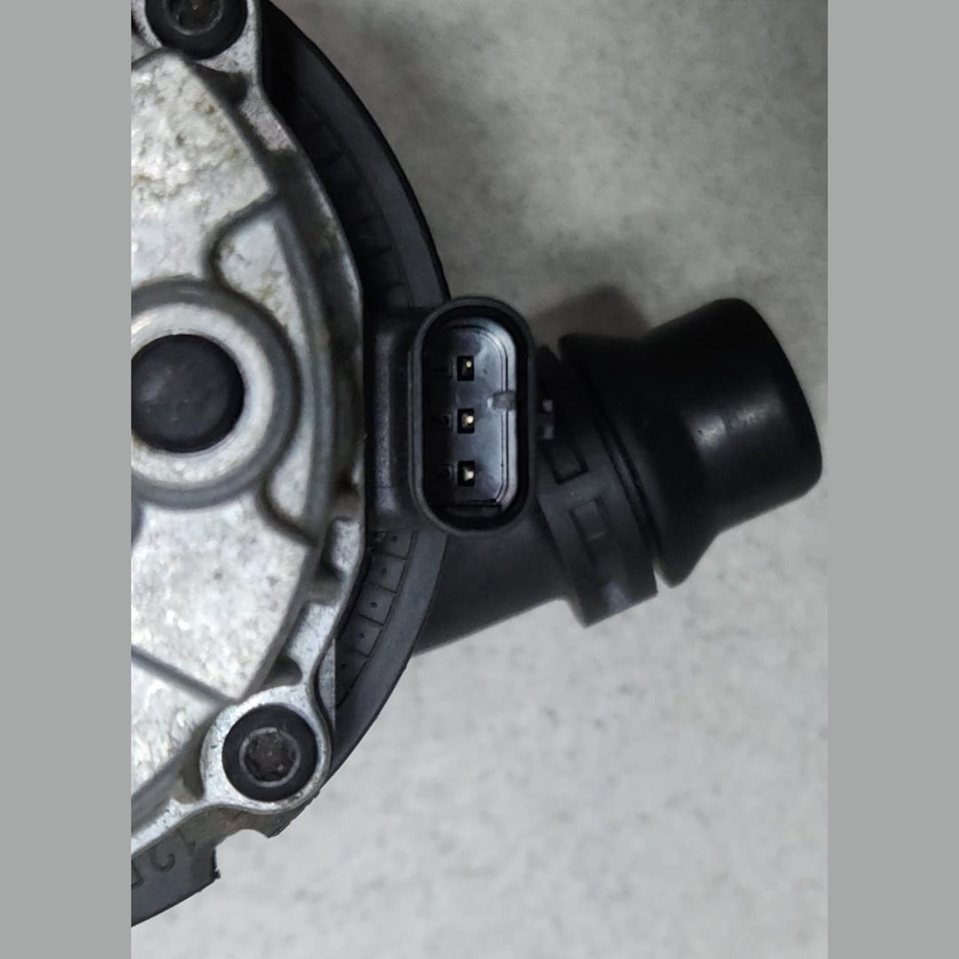 BMW Auxiliary Water Pump 8600442 F20 F22 F30 OEM