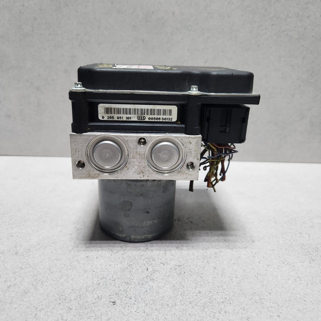 2010-2012 BMW X1 Abs Pump Hydraulic With Ecu 6795186 X1 E84