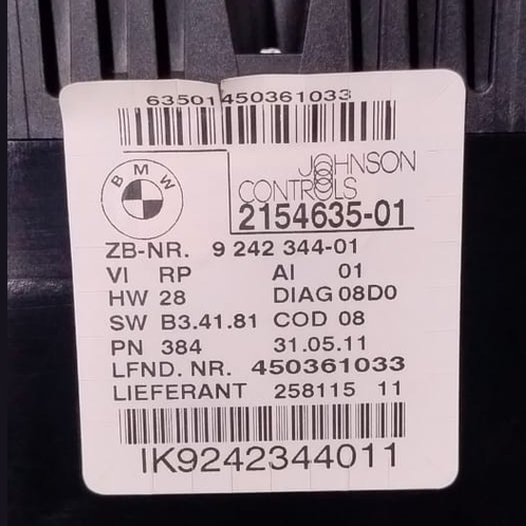 BMW 3 E90 E91  SPEEDOMETER / INSTRUMENT CLUSTER - 9242344