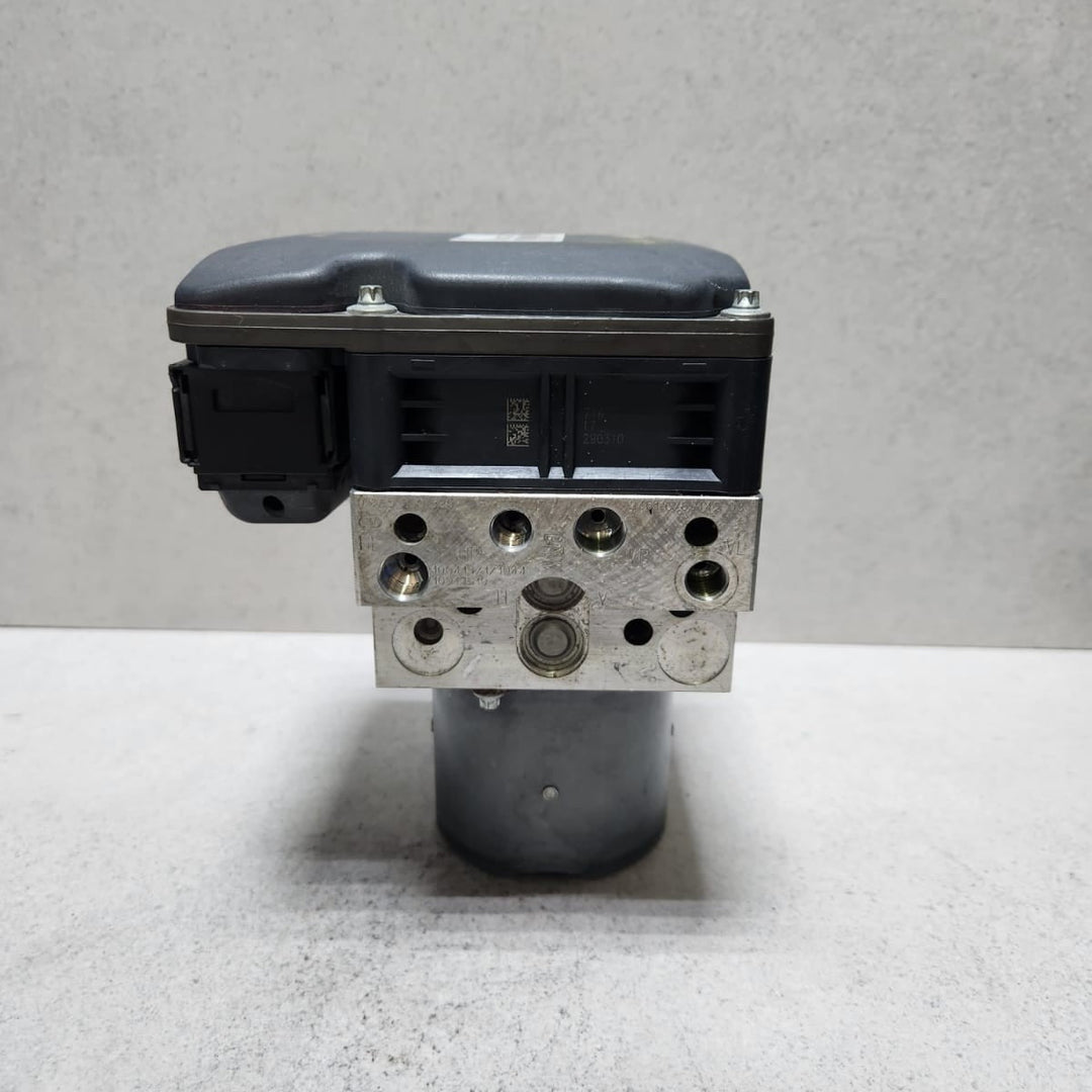 2011-2016 BMW 550i ABS Anti-Lock Brake Pump Control Module 6797045 F10 5-Series 
