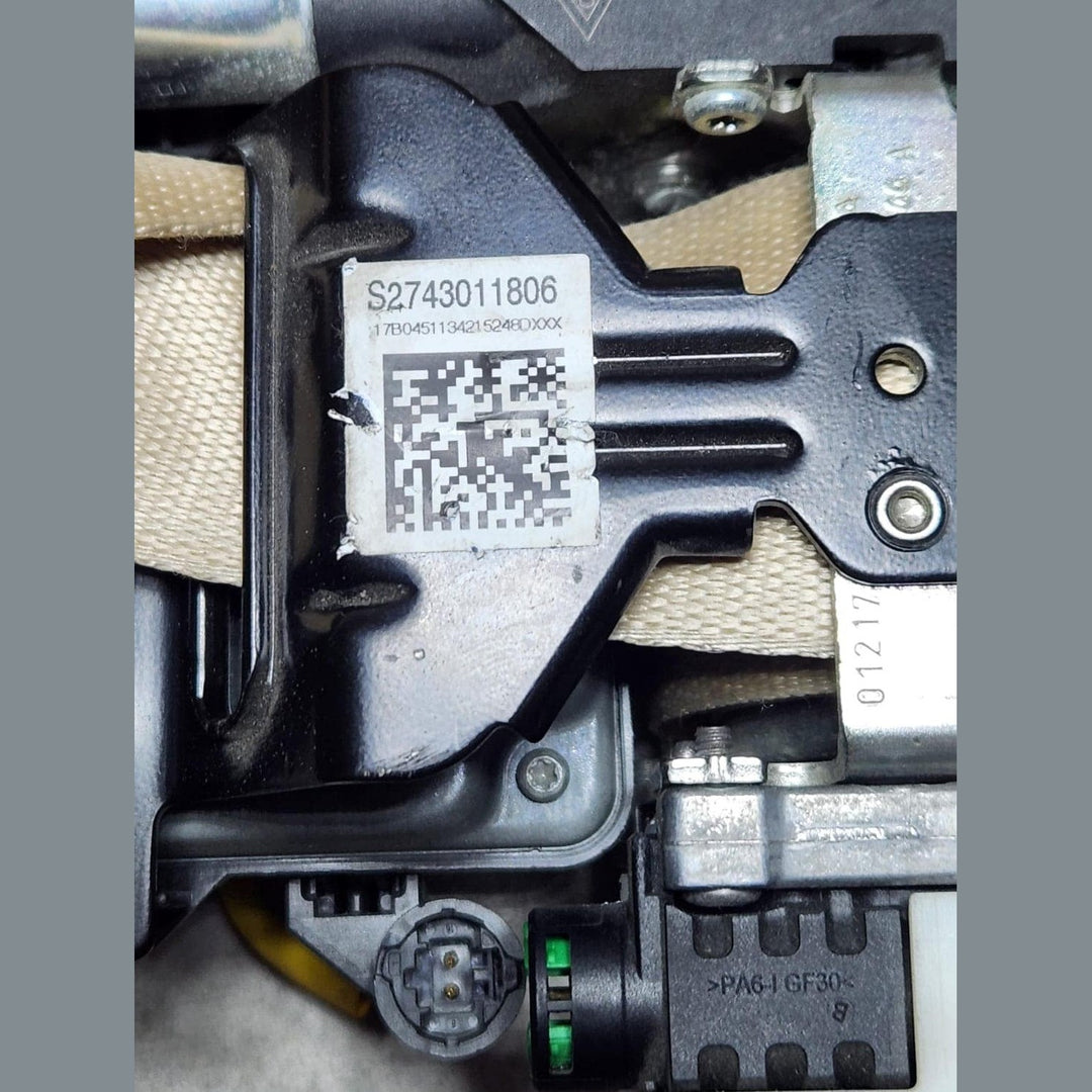 BMW Upper Seat Belt Front Right 7430118 5 Series G31 540iX