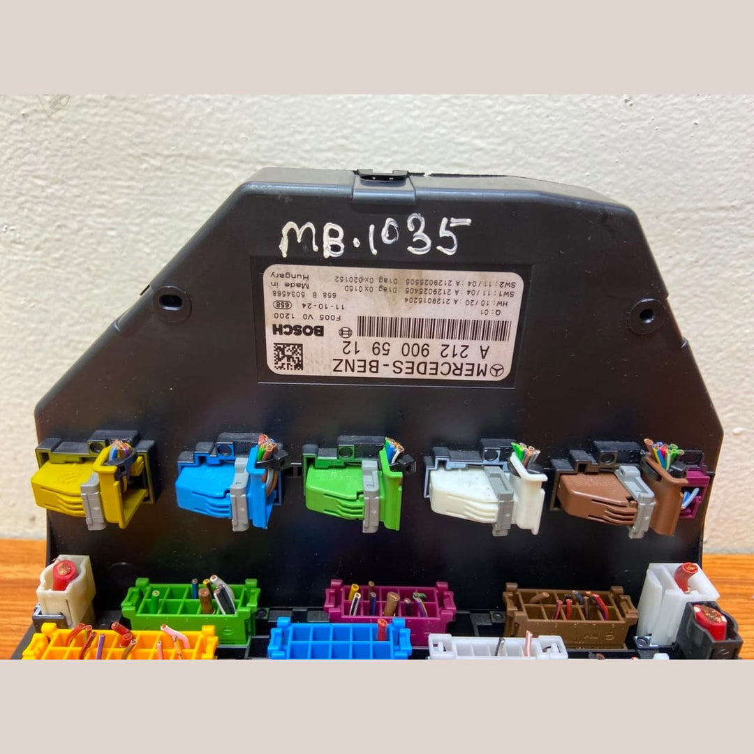 Mercedes-Benz Front Fuse Box Control Module A2129005912 C-Class W204 S204
