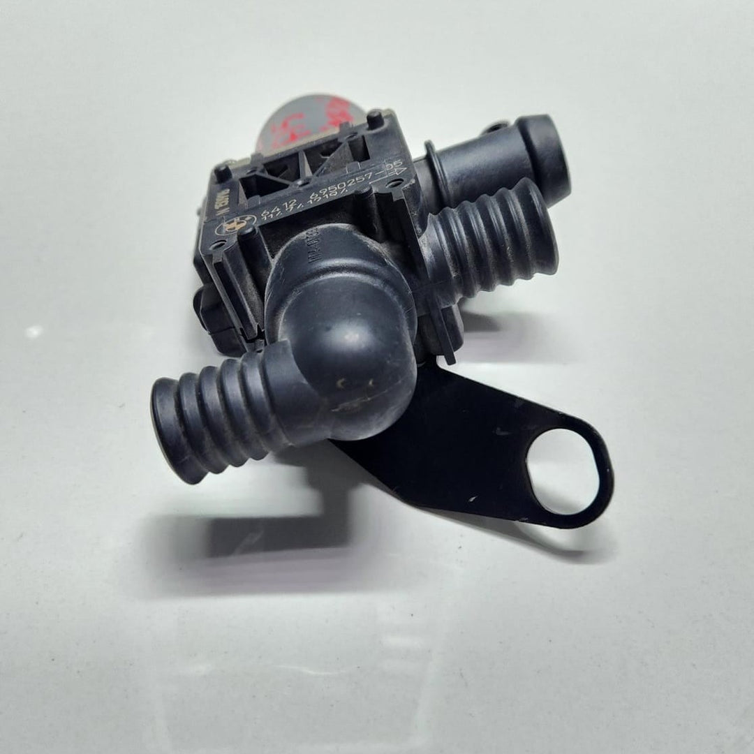 2008-2019 BMW X6 Heater Control Valve 6950257 E70 X5 E71 X6 F15 X5 OEM