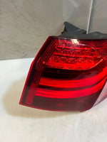 Bild in die Galerieansicht laden, 2014 BMW 5 Gran Turismo 507 LCI Rear Right Tail Light BACK LIGHT 7306166 OEM